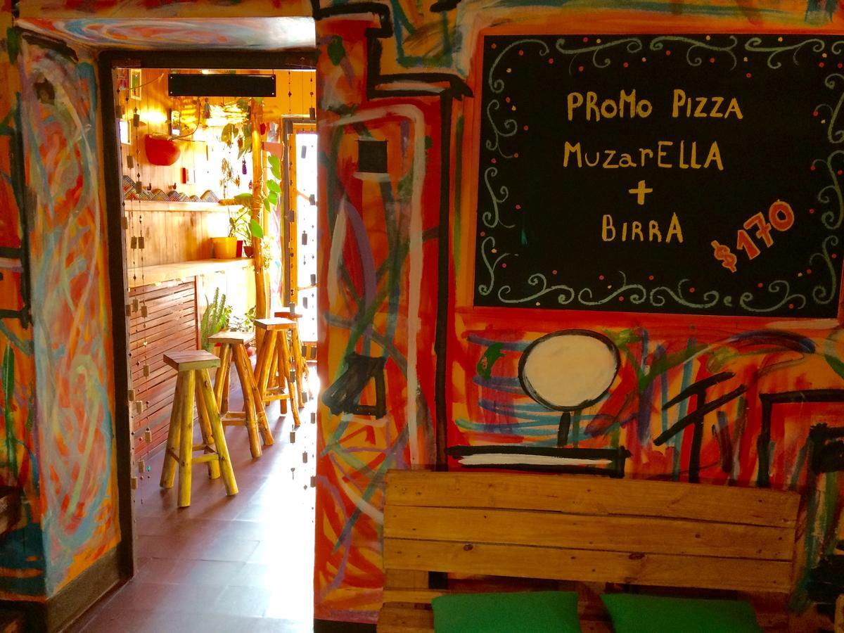 La Puerta Verde Hostel & Bar Умауака Экстерьер фото