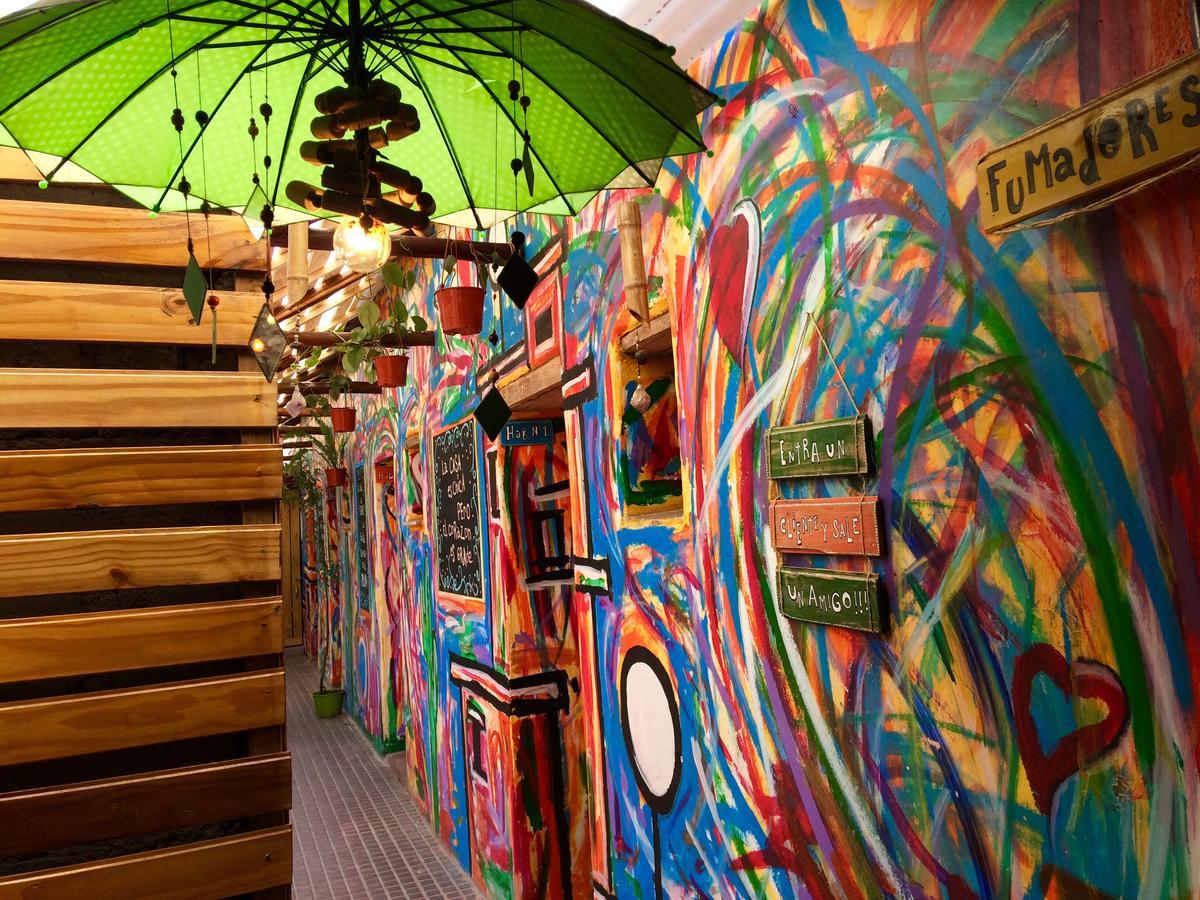 La Puerta Verde Hostel & Bar Умауака Экстерьер фото